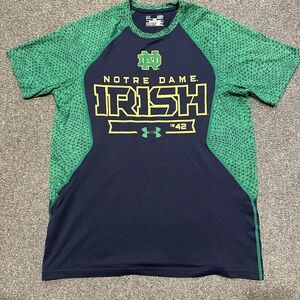 Notre Dame Under Armour IRISH tshirt
Men’s small loose fit.